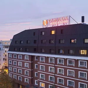 Отель Ramada & By Wyndham North, Бухарест